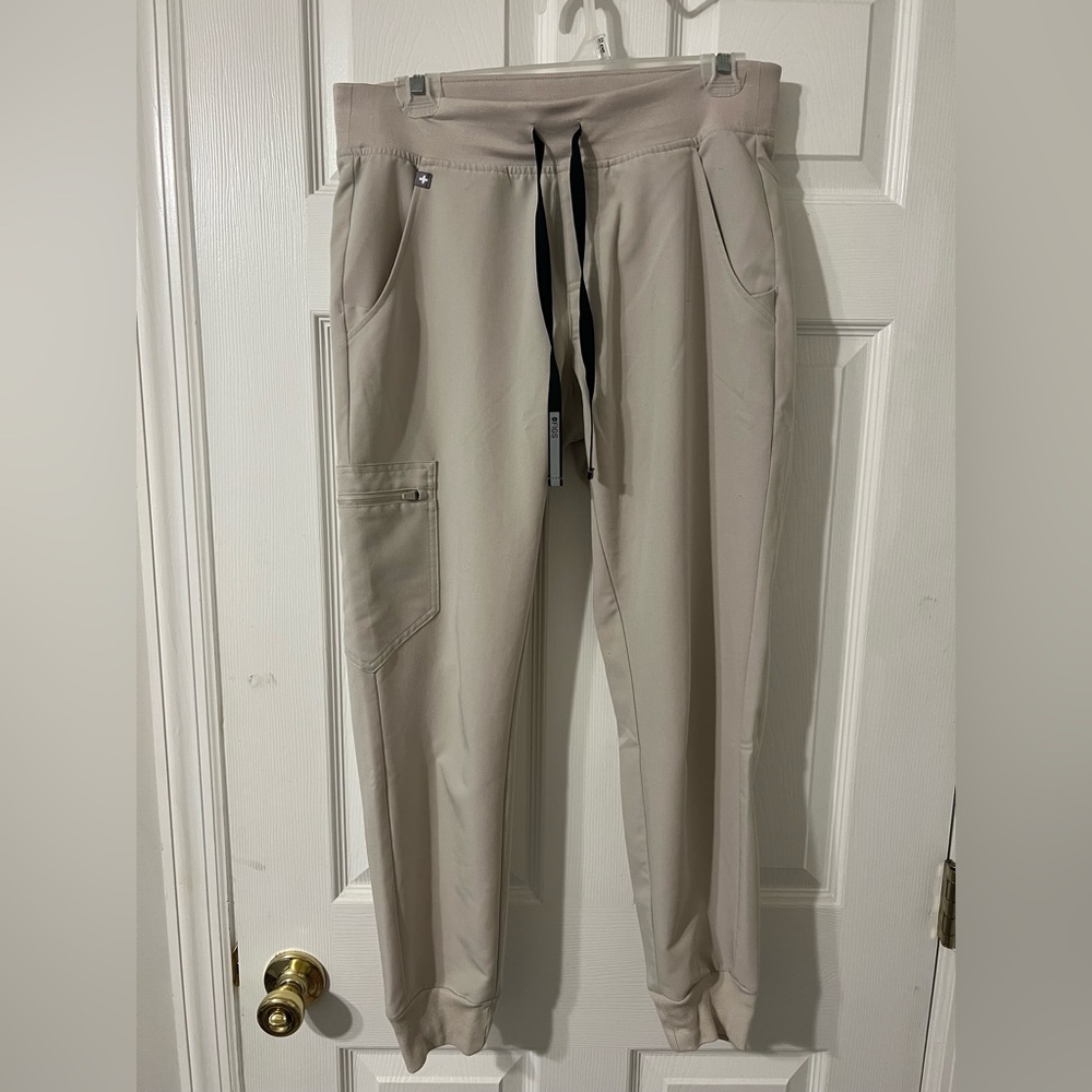 Bone figs Zamora joggers. Small petite